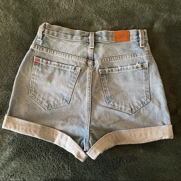 bdg light wash denim shorts - Picture 3 of 3